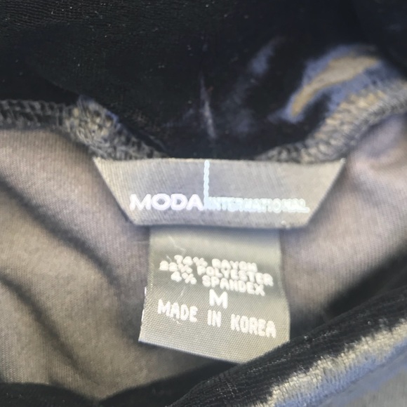 Black Velvet Key Hole Blouse - Picture 2 of 2